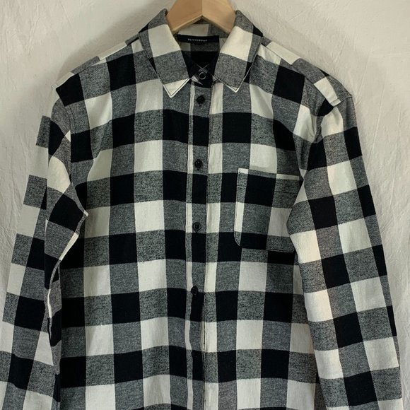 Olivaceous Long-Sleeve Button-Up Shirt in White & Black Buffalo Plaid Flannel - Picture 1 of 9